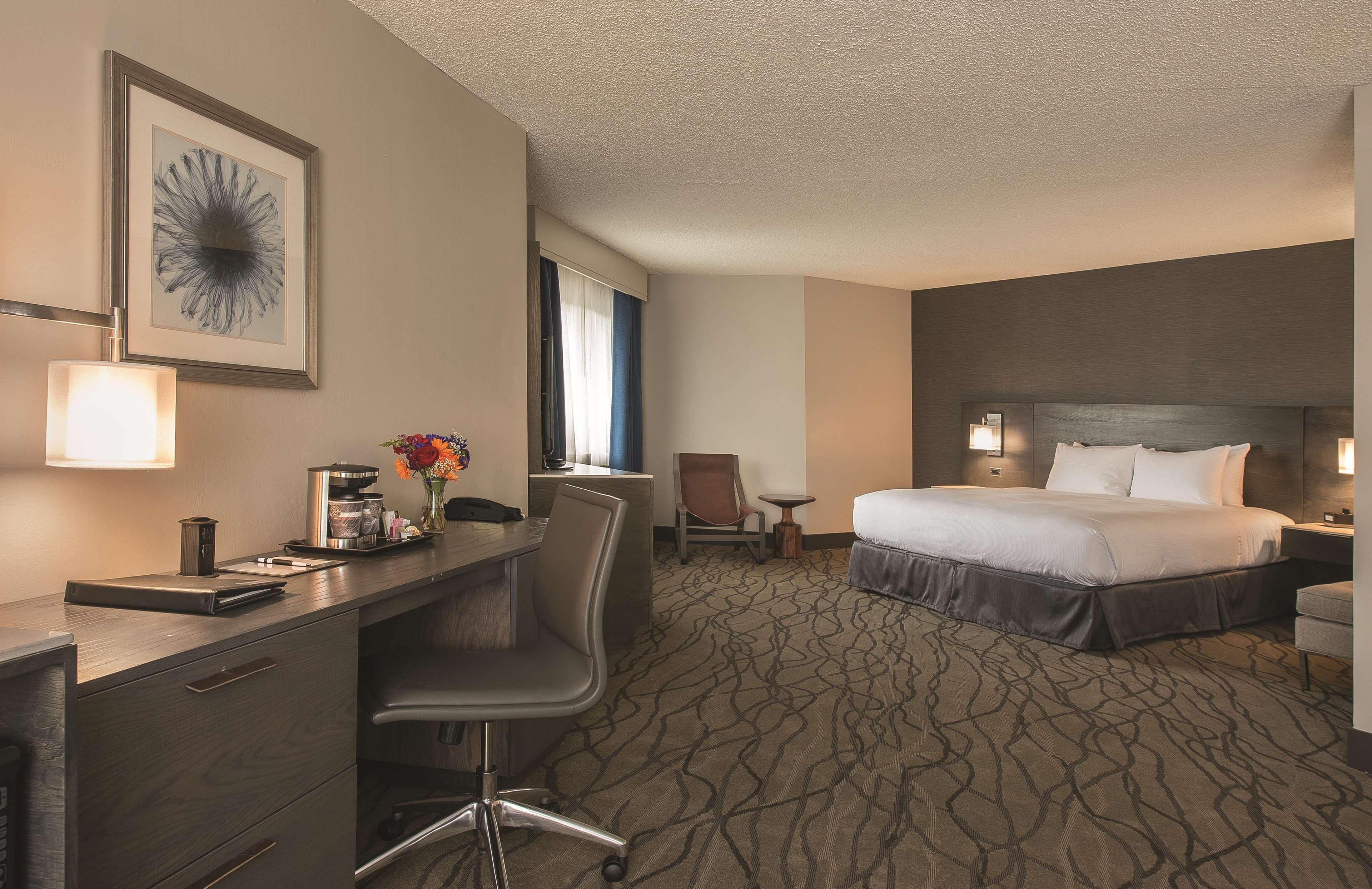 Hotel Doubletree By Hilton Racine Harbourwalk Exterior foto