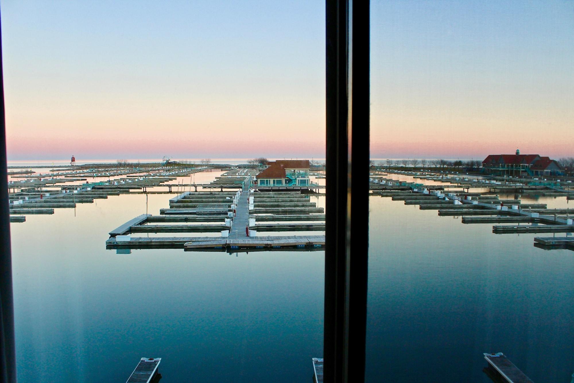 Hotel Doubletree By Hilton Racine Harbourwalk Exterior foto